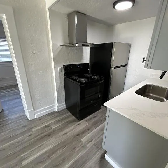 2102 Jefferson Ave — Photo 12