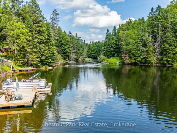 1054 Green Lake Rd, Algonquin Highlands, ON K0M 1S0
