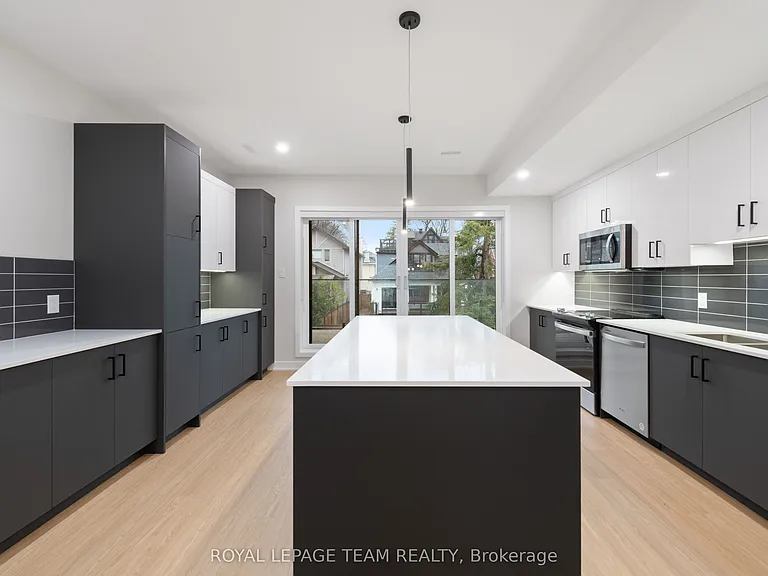 49 Grosvenor Ave #3 — Photo 15