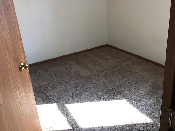Bedroom 2/Office