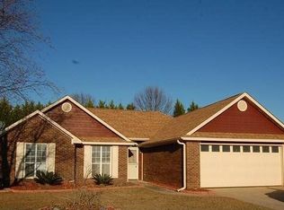 104 Stone Mill Dr, Warner Robins, GA 31088