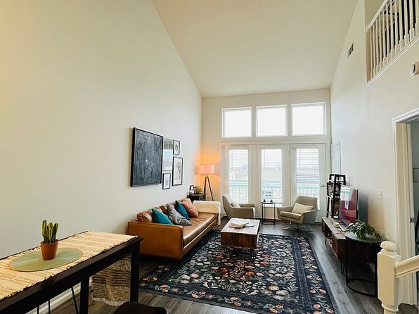 12000 Market St APT 472