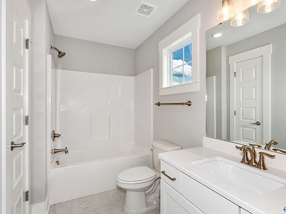 3rd image of 6616 Camilla Dr