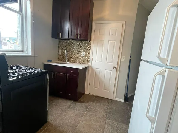 91 E 25th St APT 8, Bayonne, NJ 07002