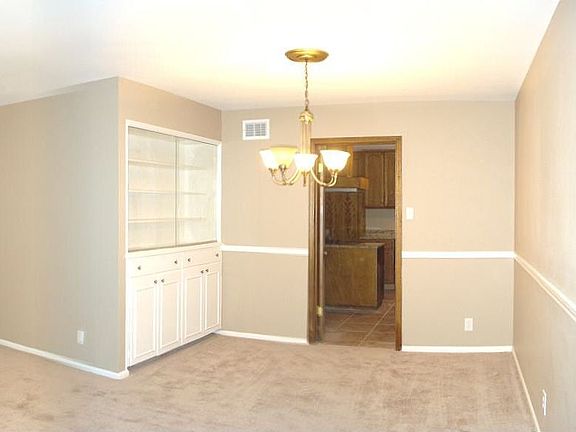 5th image of 130 Danube Dr