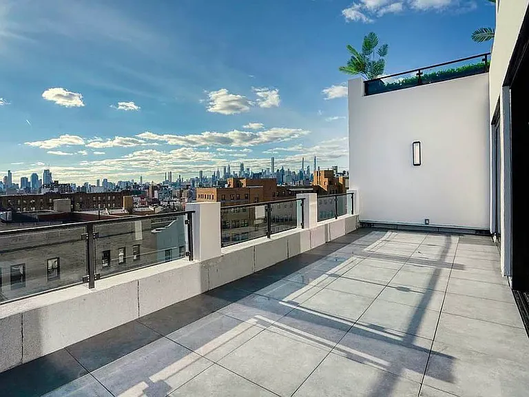 23-33 Astoria Blvd #Penthouse 1 — Photo 9