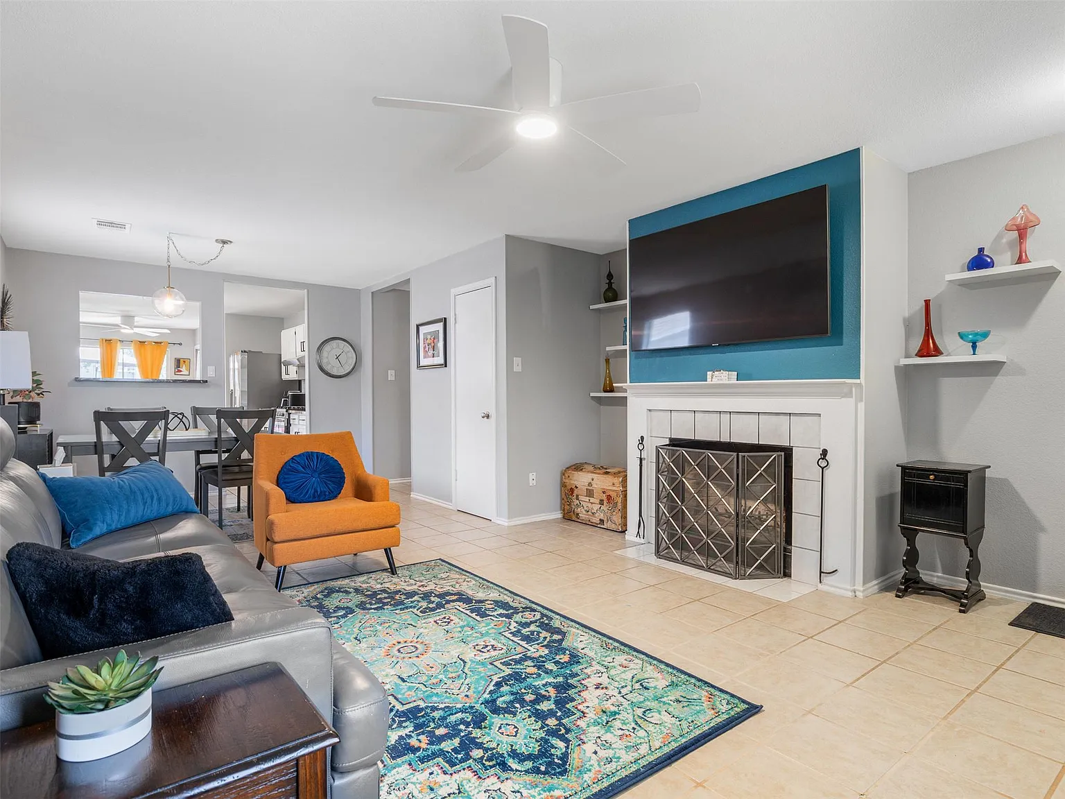 3 bed, 2.0 bath, 1496 sqft, $1,825 — Photo 2