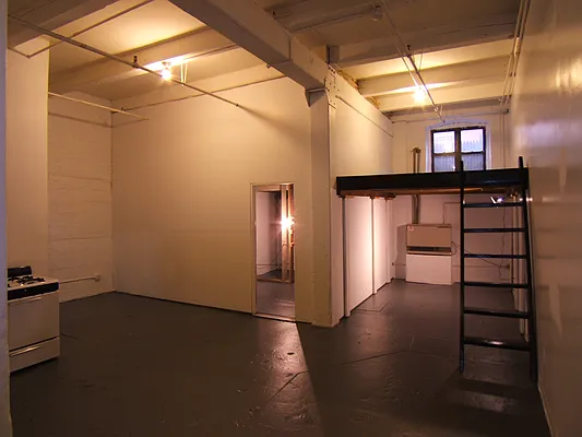 Rented by Joel Weisz, LREB | media 34