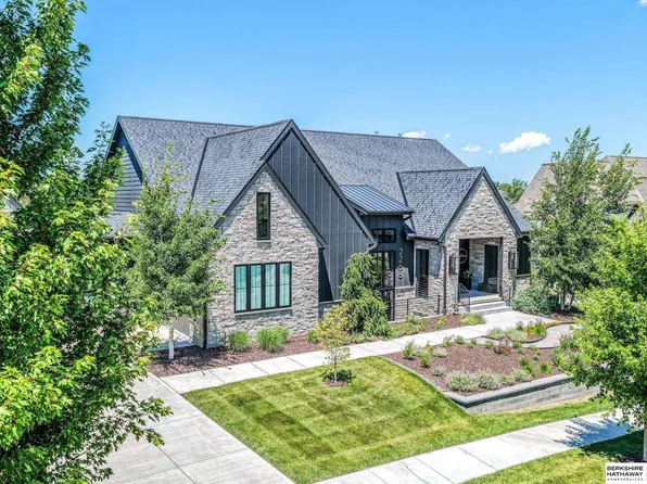 2268 S 218th Ave, Elkhorn, NE 68022