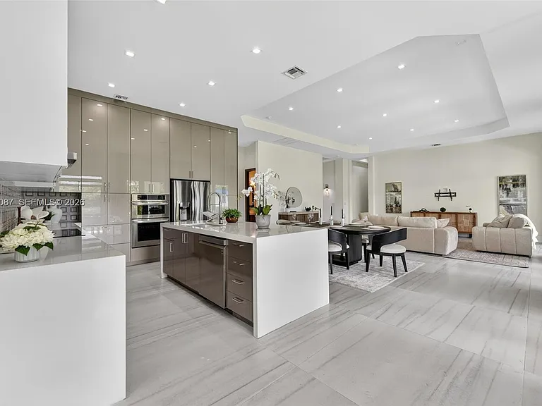 2400 SW 112th Ave — Photo 18