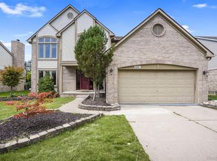 6861 Norwood Dr, Canton, MI 48187