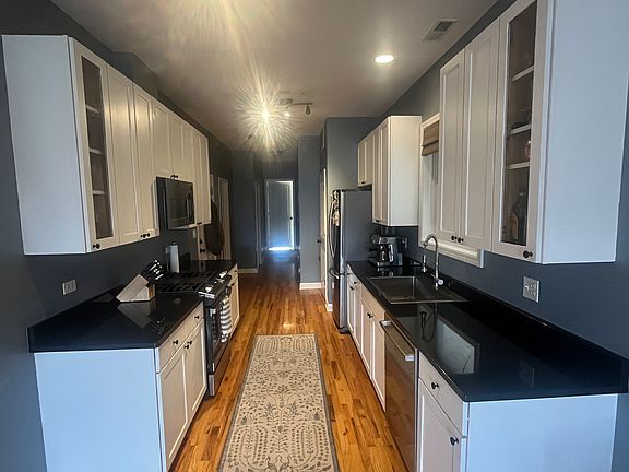 4th image of 2633 W Belmont Ave Unit 3
