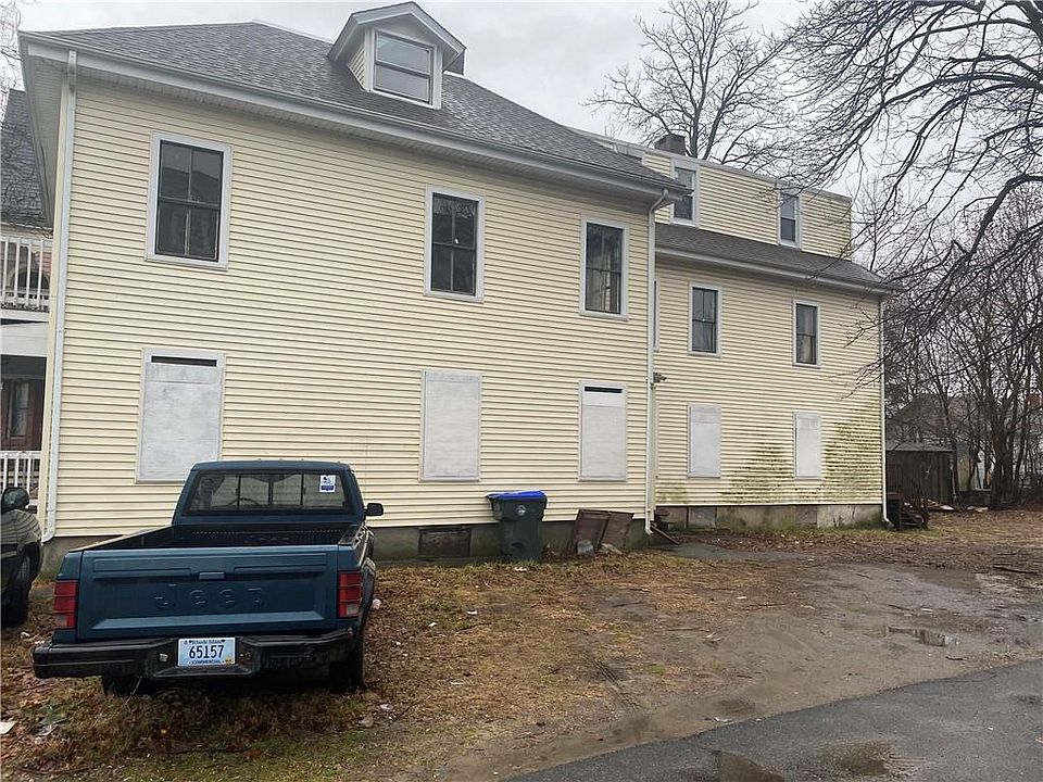 2nd image of 245 Rhodes St