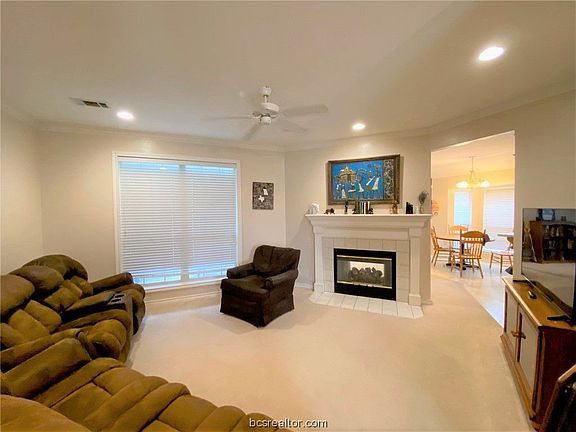 4th image of 309 Bernburg Ln