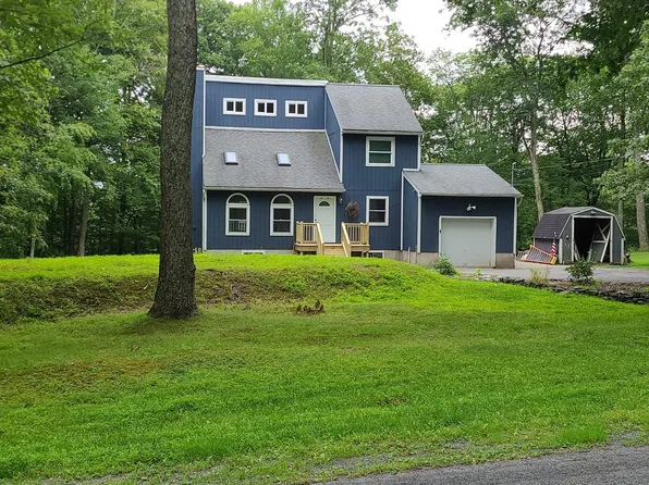 205 Traverse Rd, Dingmans Ferry, PA 18328