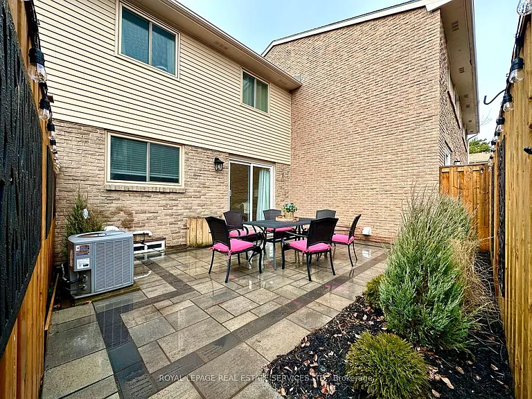 1542 Lancaster Dr #97 — Photo 21