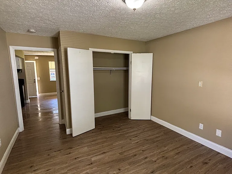 204 N Warren St — Photo 20