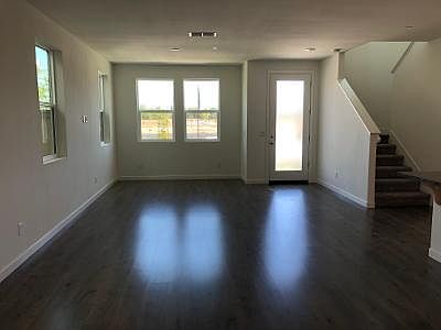 4th image of 2741 N Cove Dr