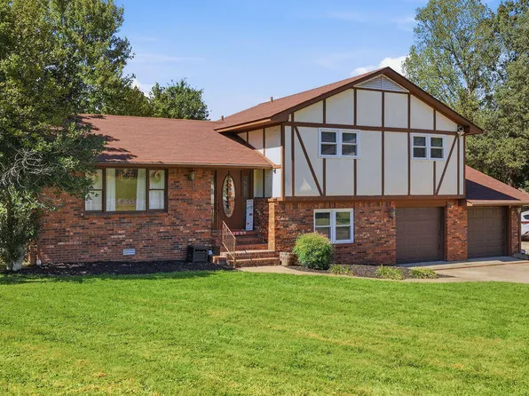 141 Skylark Dr, Paducah, KY 42001