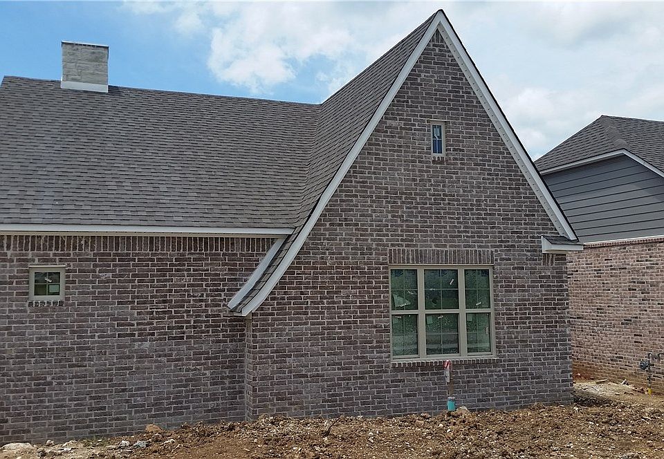 2nd image of 385 Mountain Ranch Blvd