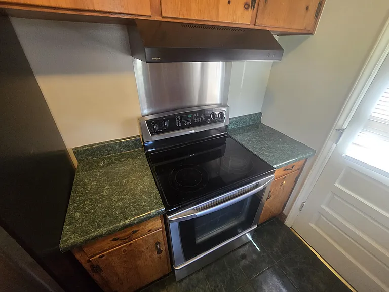 3008 Belle Ave NE — Photo 5