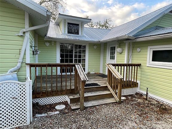 5th image of 2403 Hyde Park St