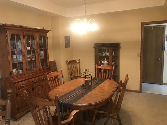 2nd image of 4615 Hawthorne Dr