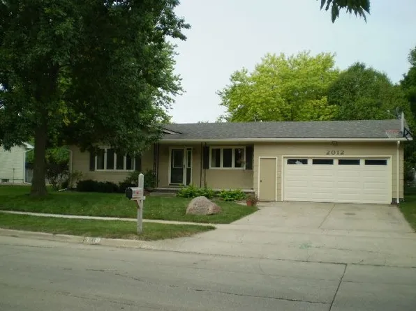 2012 N 14th Ct, Fort Dodge, IA 50501