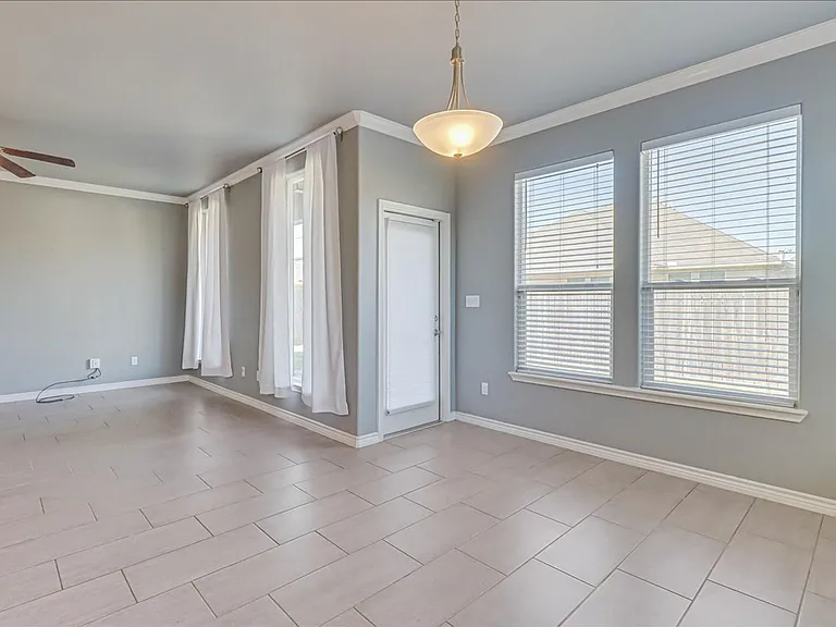 2217 Ibis — Photo 17