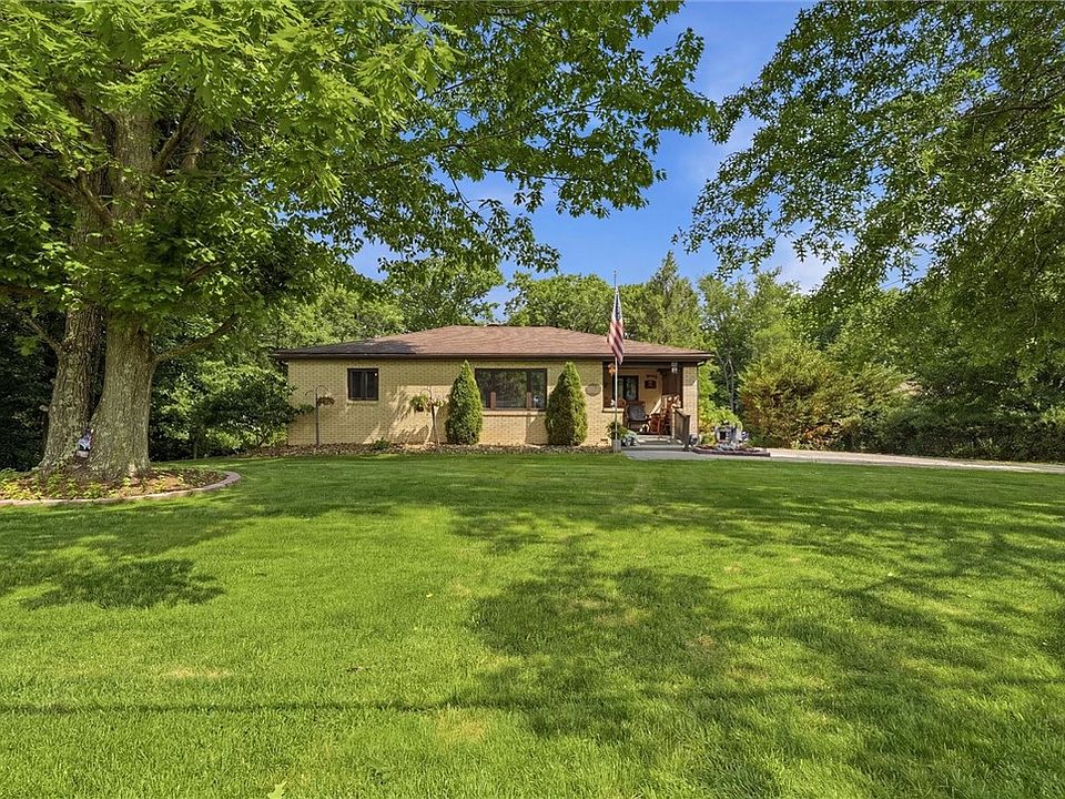 1st image of 32 Sunset Dr