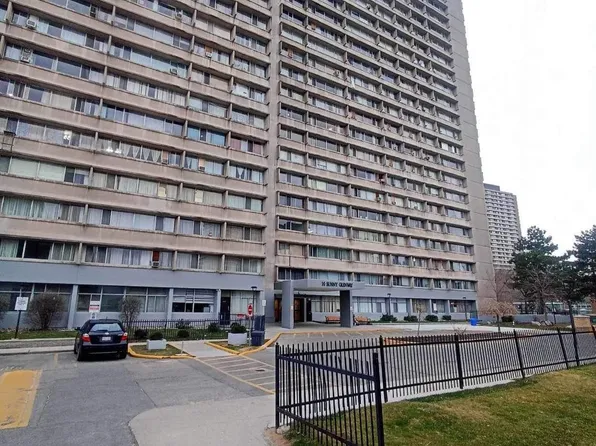 10 Sunny Glenway #1406, Toronto, ON M3C 2Z3