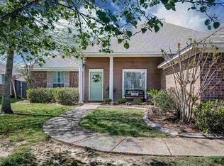625 Summer Pl, Flowood, MS 39232