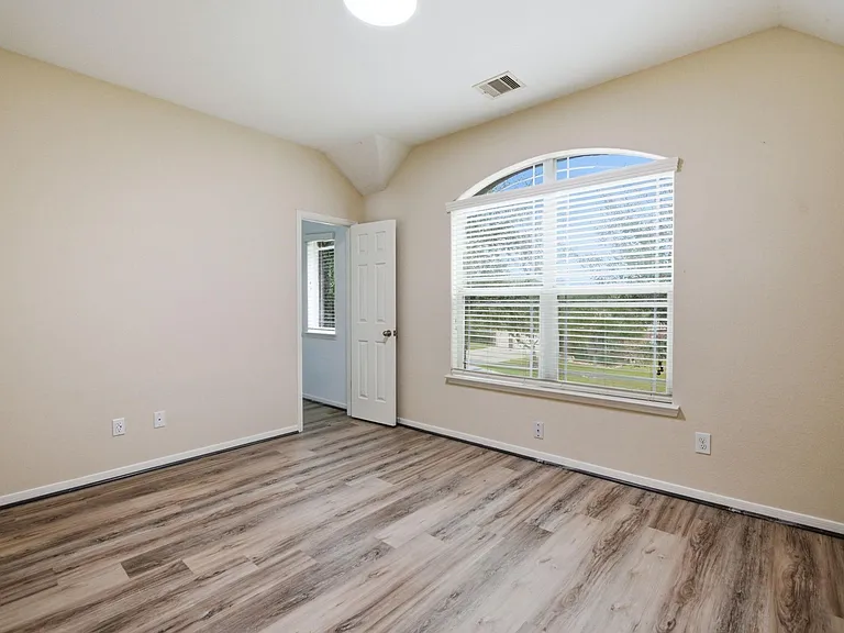 5002 Rollingstone Rd — Photo 20