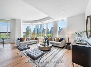 151 Avenue Rd #806, Toronto, ON M5R0B8
