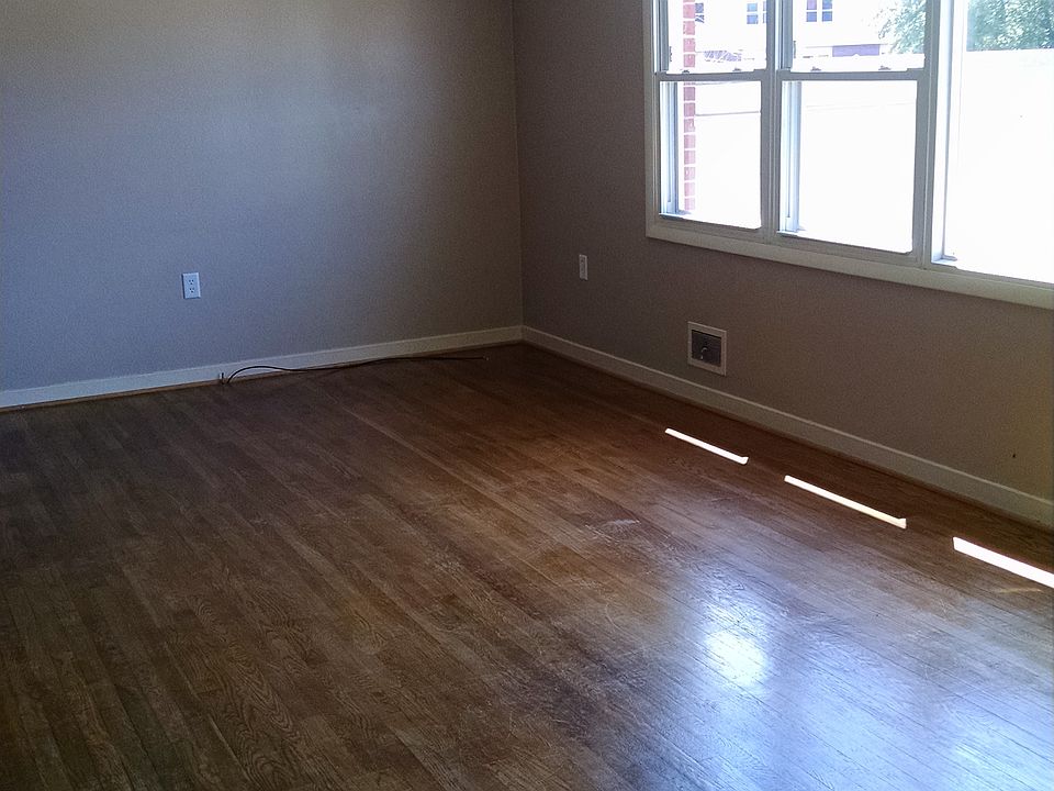 Living Room with Hardwood Floors!