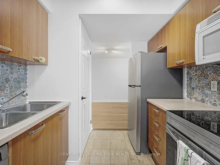55 Harrison Garden Blvd #905 — Photo 5
