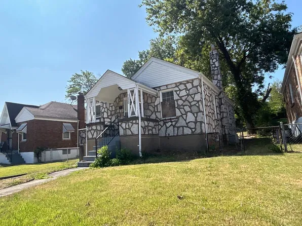 7020 Claremore Dr, Saint Louis, MO 63121