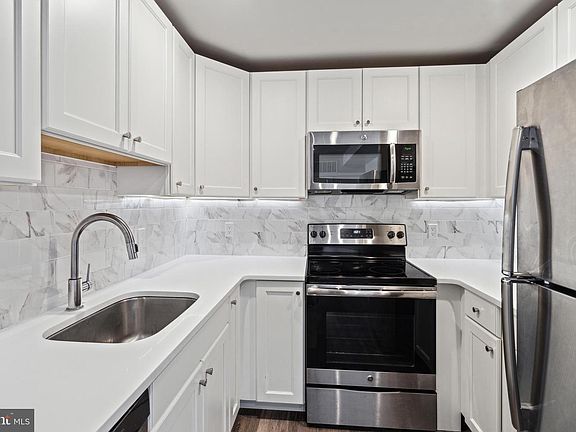 4th image of 4217 Chestnut St Unit 507