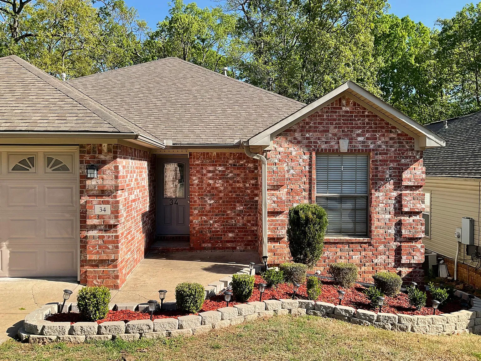 34 Garden Oaks Dr — Photo 3