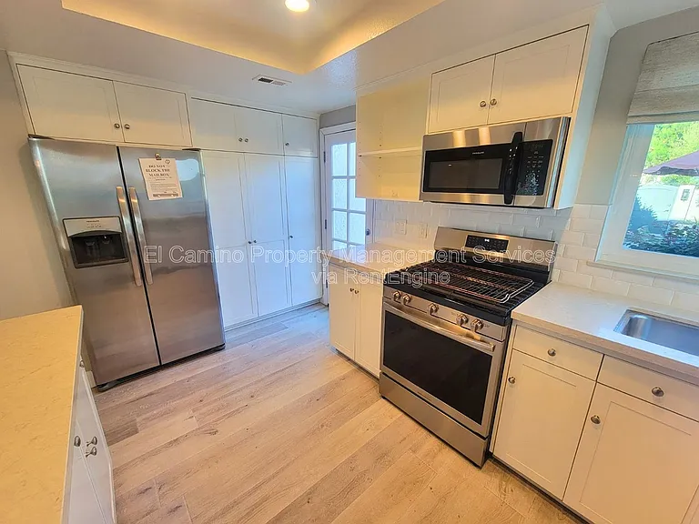 1728 Lake St — Photo 12