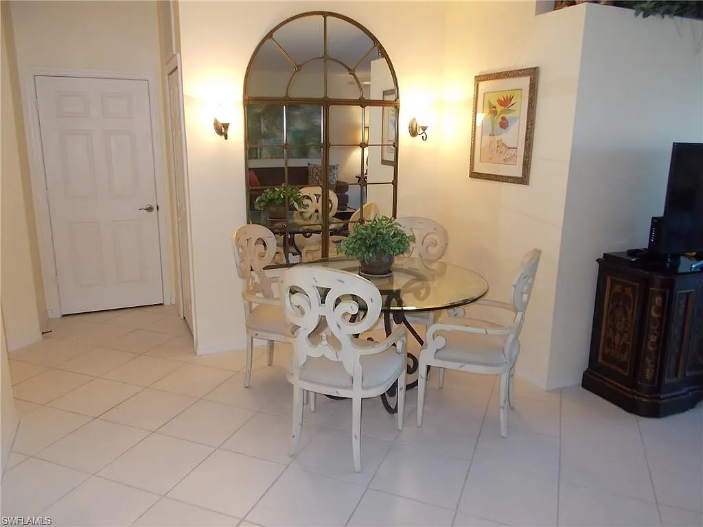 2 bed, 2.0 bath, 1490 sqft, $6,800 — Photo 4