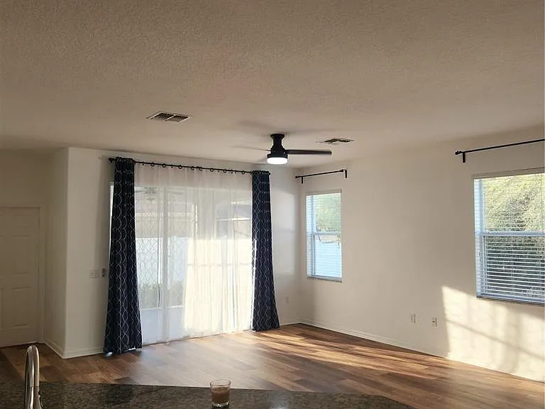 3048 Chessington Dr — Photo 4