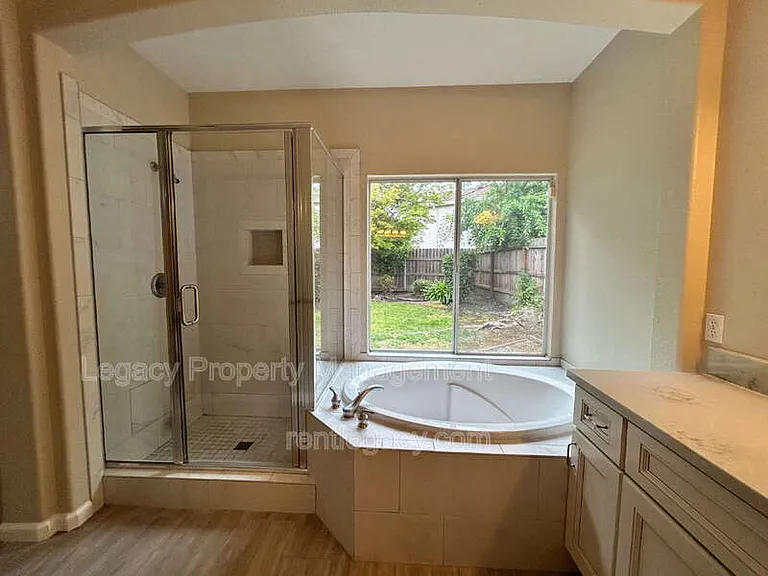 523 Cascade Dr — Photo 13