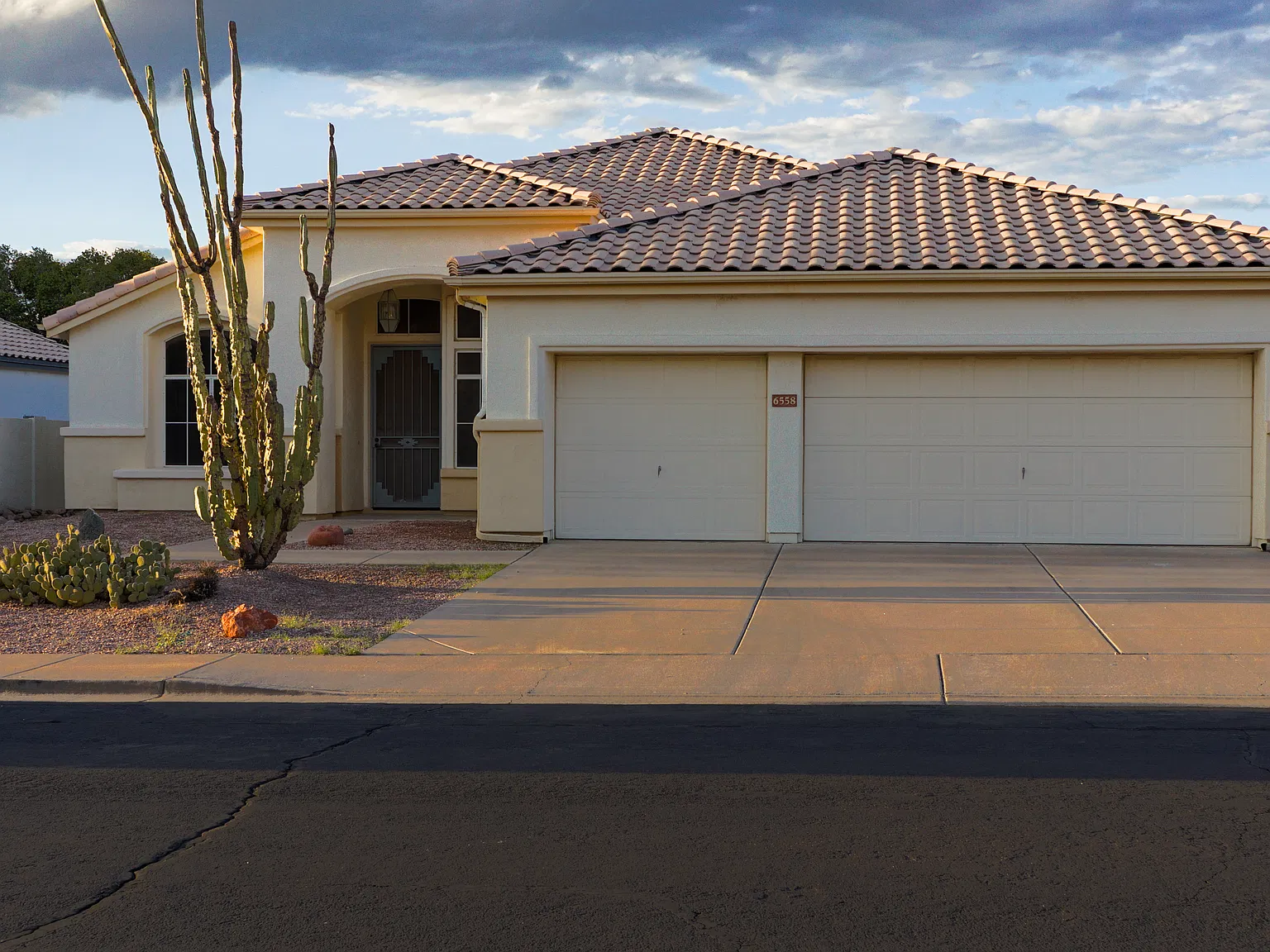 3 bed, 2126 sqft, $2,700 — Photo 3