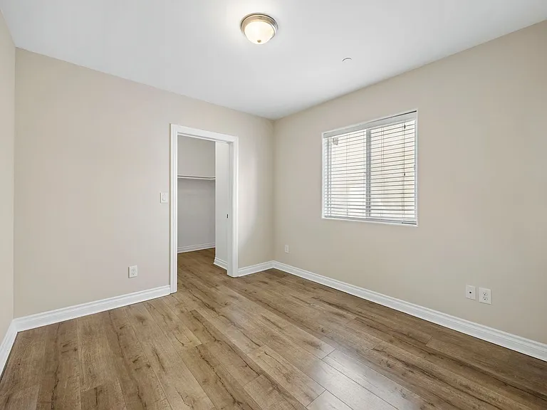 872 N Edgemont St #8721 — Photo 8