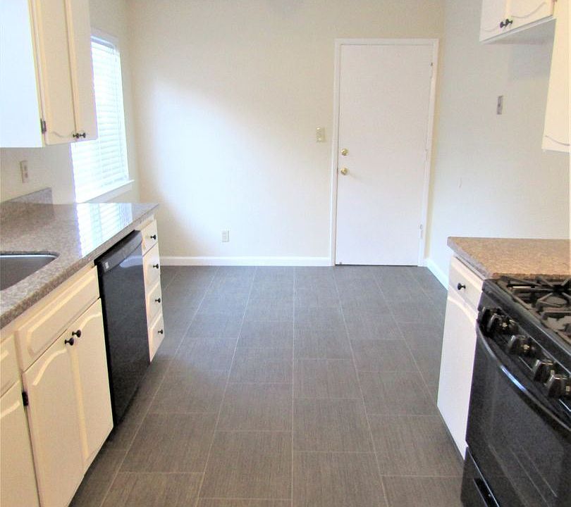 1st image of 127 Kerns Ct
