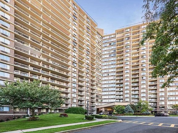 4th image of 2 Bay Club Dr APT 5Z4