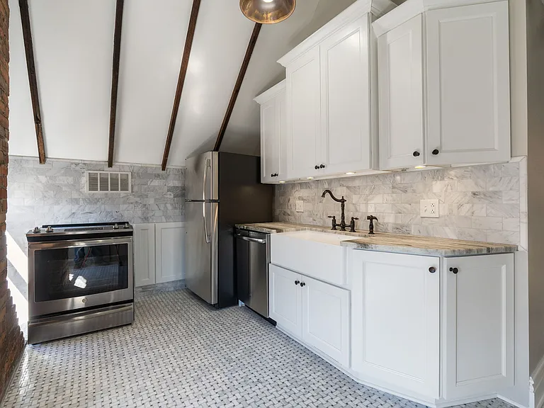 529 S 3rd St — Photo 54