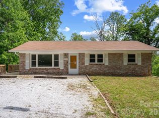 2338 Greater Druid Hills Blvd, Hendersonville, NC 28791
