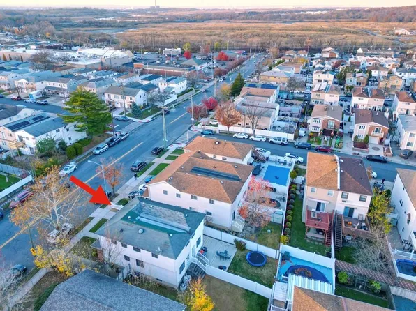 969 Armstrong Avenue image 6 of 34